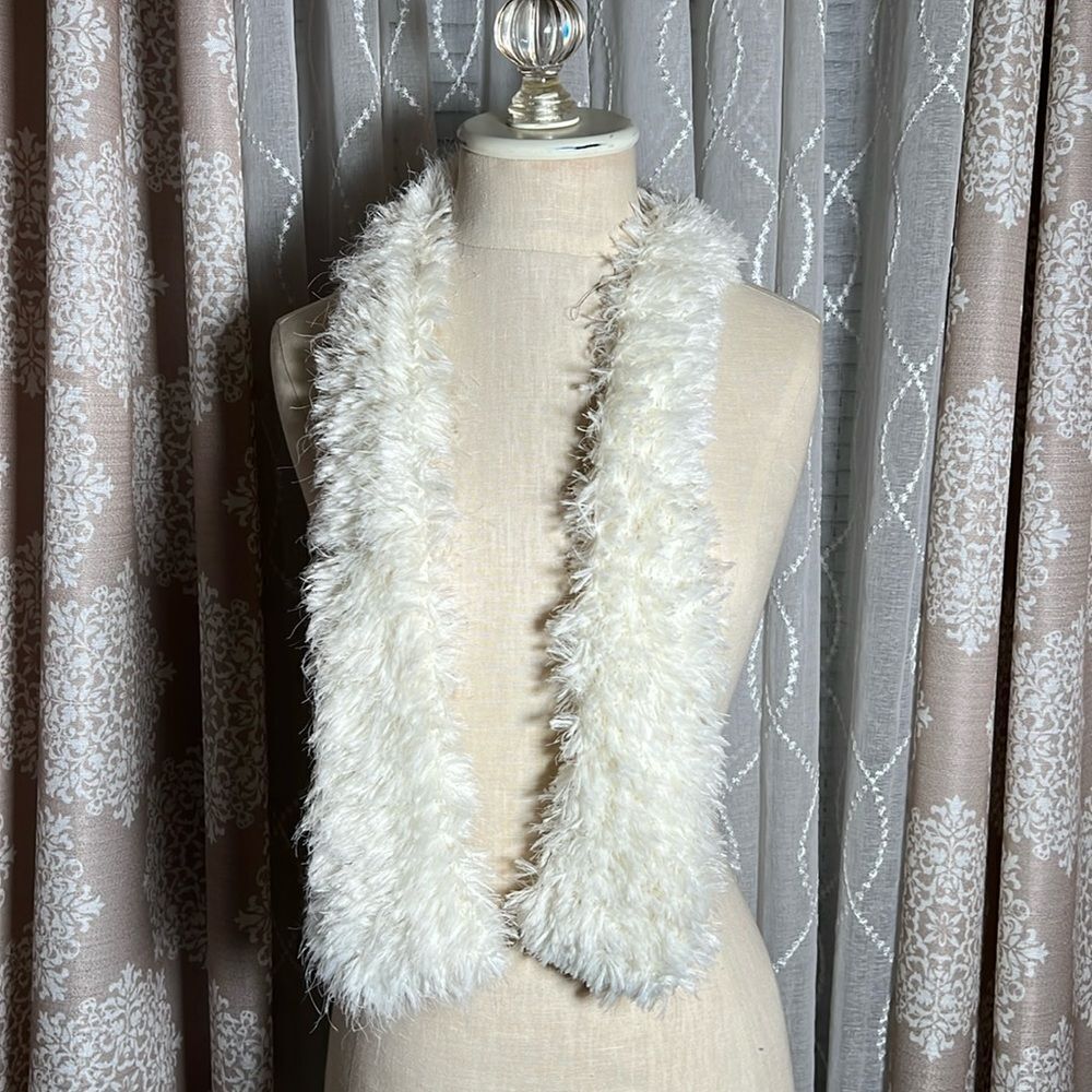 EUC Hand Knit Eyelash Yarn Scarf
